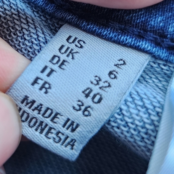 Susan Graver Dark Wash Blue Denim Zip-Front Straight Leg Jeans Women's 2 EUC - Picture 6 of 7